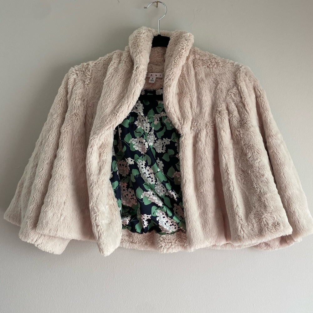 Faux fur Ivory shrug